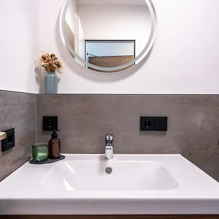 Modern Getaway - Neu Renoviert - Am Wolfgangsee * 施特罗布尔