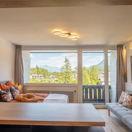 公寓 Modern Getaway - Neu Renoviert - Am Wolfgangsee 施特罗布尔
