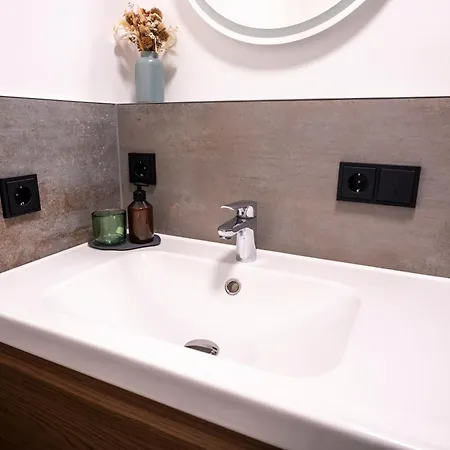 Апартаменты Modern Getaway - Neu Renoviert - Am Wolfgangsee