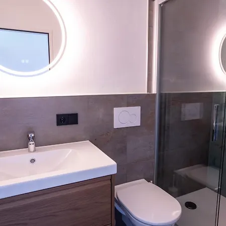 公寓 Modern Getaway - Neu Renoviert - Am Wolfgangsee *